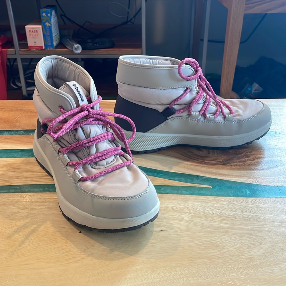 Columbia Boots | Women's Slopeside Village™ Omni-Heat™ Mid Boot